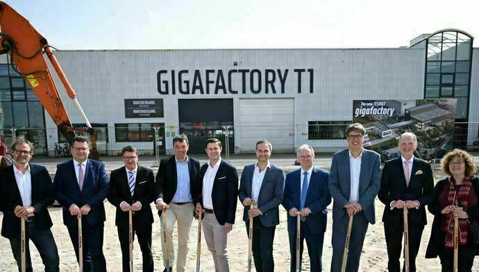 Tesvolt: Spatenstich für Gigafactory für stationäre Energiespeicher in Lutherstadt Wittenberg
